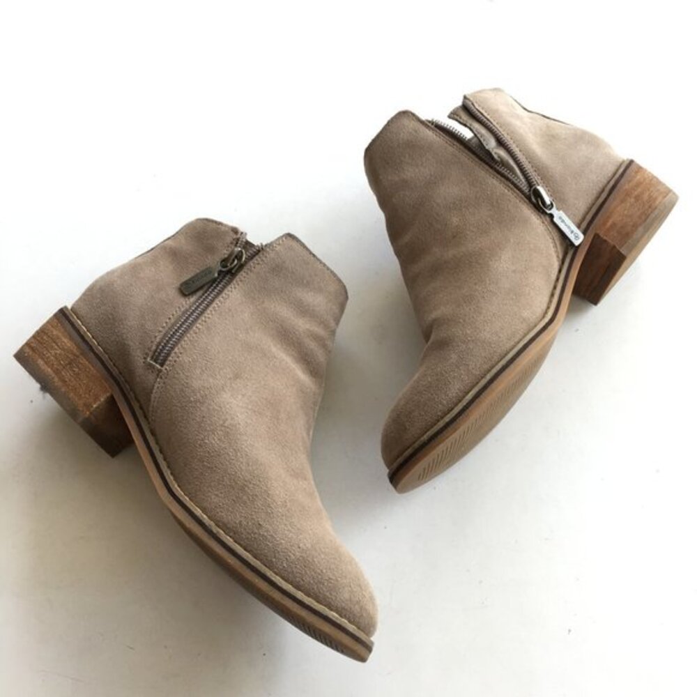 Blondo Women's Liam Waterproof Ankle Boot Bootie Size 6.5M Mushroom Suede Cognac